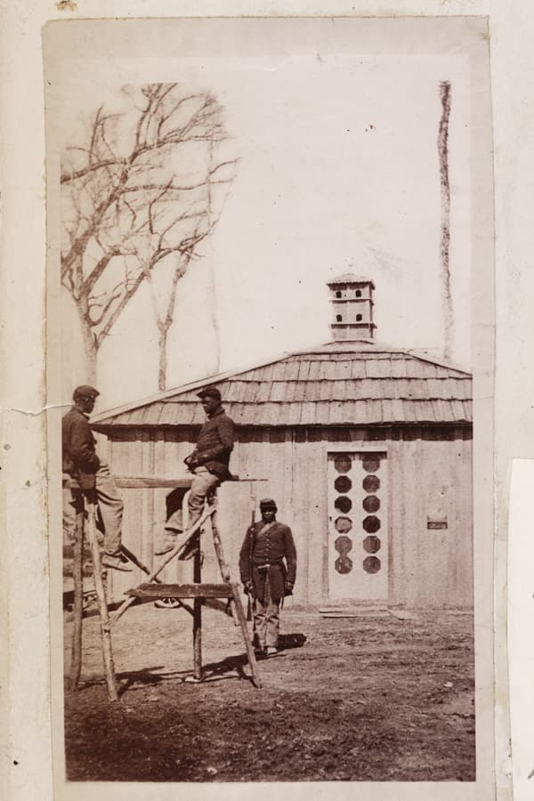 Civil war photograph of black soldiers