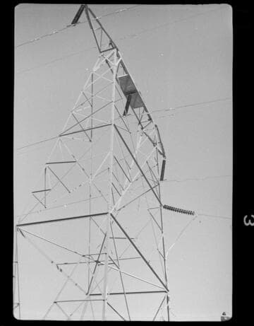 Transmission tower